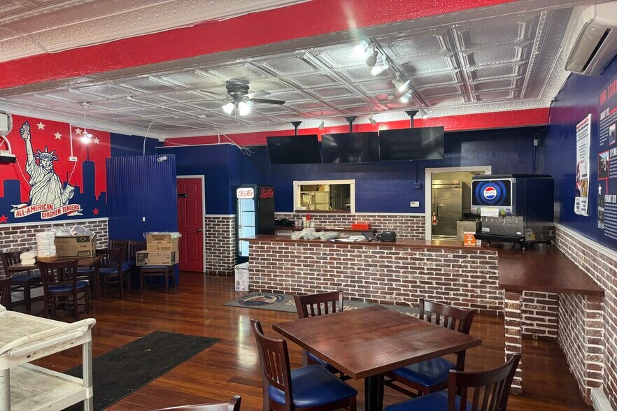 454 Main St, Islip, NY à louer - Photo de l’immeuble – Image 3 sur 6