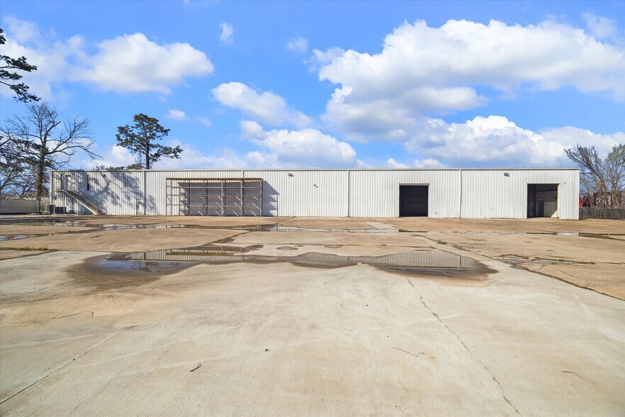 8730 Ley Rd, Houston, TX à louer - Photo de l’immeuble – Image 2 sur 13