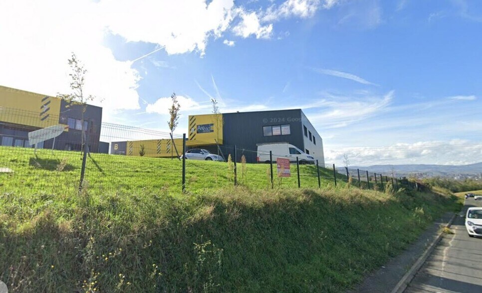 Local d'activités dans Frans à vendre - Photo de l’immeuble – Image 2 sur 3
