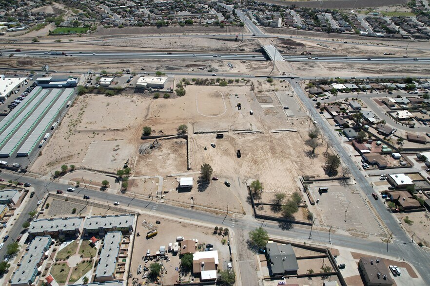 341 Thorn Drive, El Paso, TX à vendre - Photo de l’immeuble – Image 3 sur 7