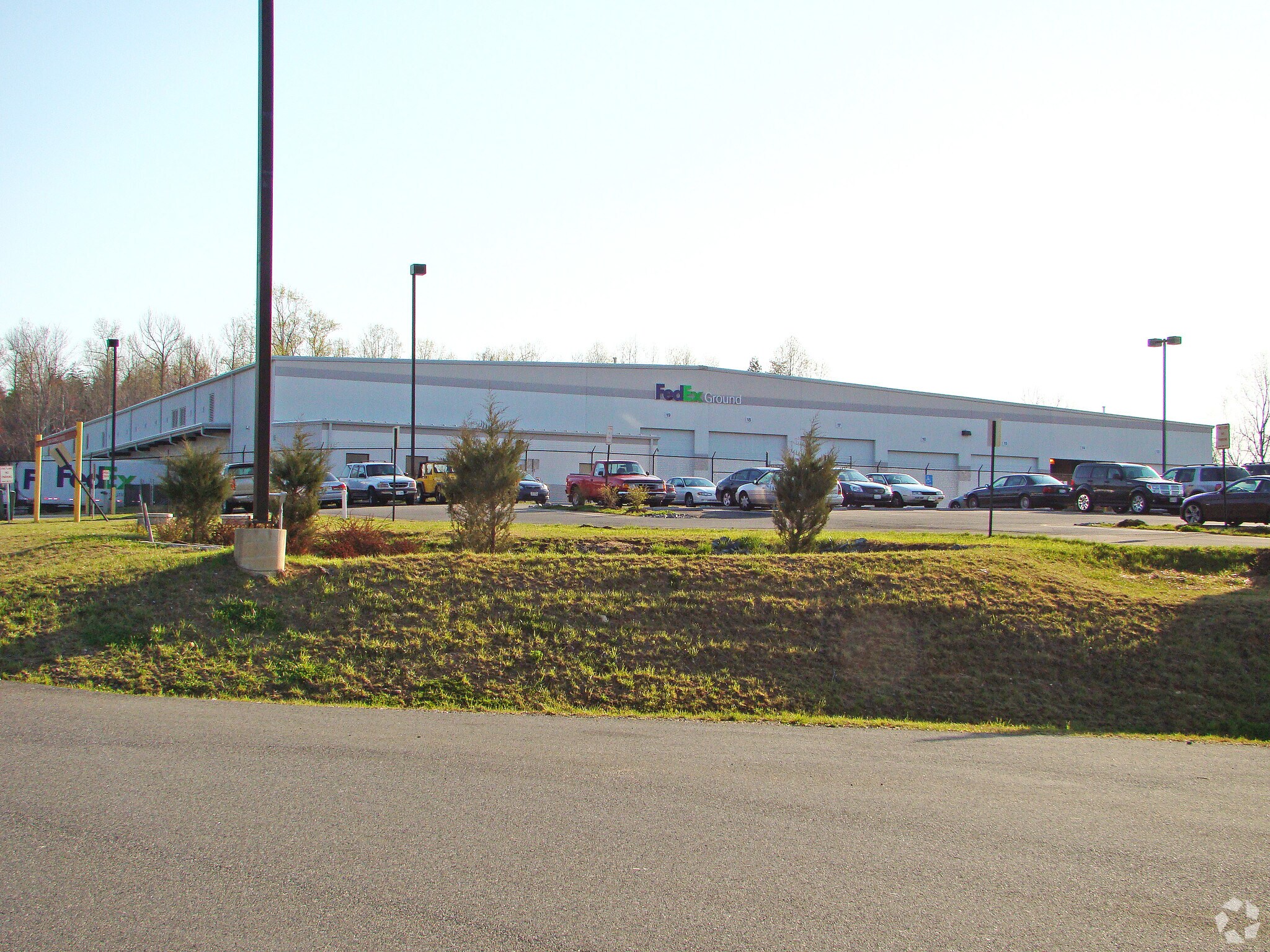 300 Centreport Pky, Fredericksburg, VA à louer Photo principale– Image 1 sur 18