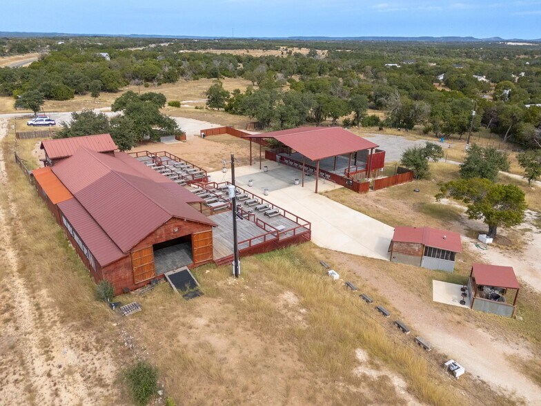531 FM 3351, Boerne, TX à vendre - Photo de l’immeuble – Image 1 sur 28