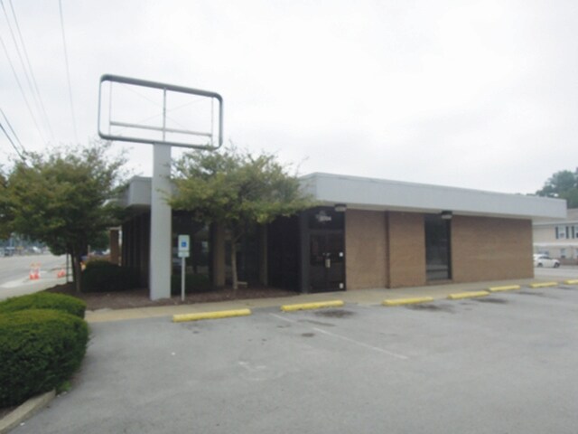 5004 Poplar Level Rd, Louisville, KY à vendre Photo principale– Image 1 sur 2