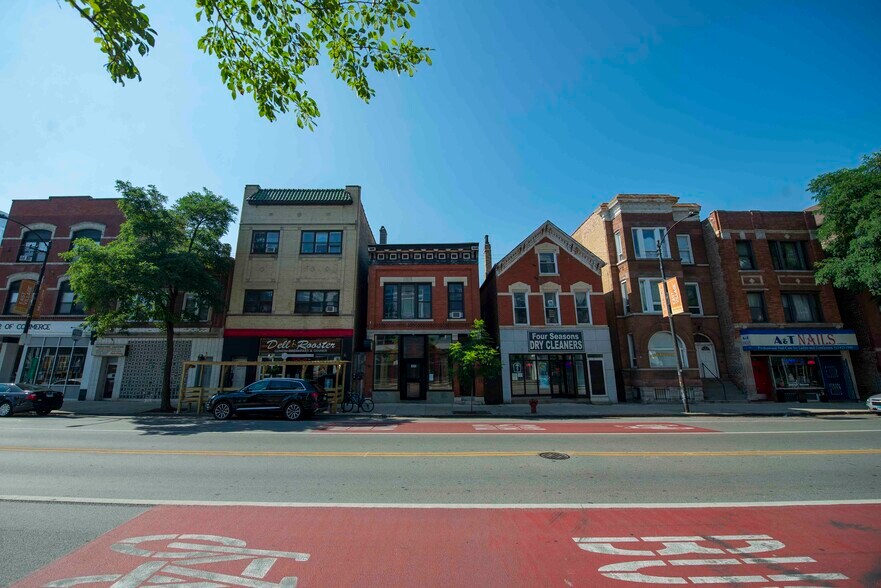 1829 W Chicago Ave, Chicago, IL à louer - Photo de l’immeuble – Image 3 sur 53