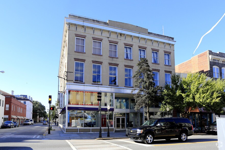 301 W Broughton St, Savannah, GA à louer - Photo de l’immeuble – Image 2 sur 26