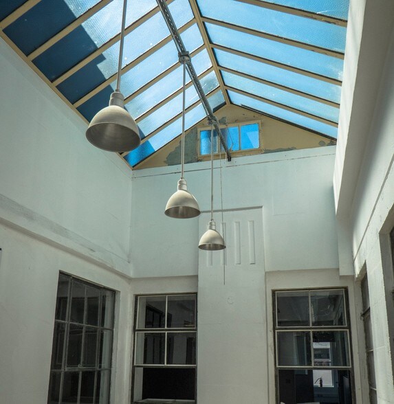 1063 Gayley Ave, Los Angeles, CA à louer - Photo de l’immeuble – Image 3 sur 17