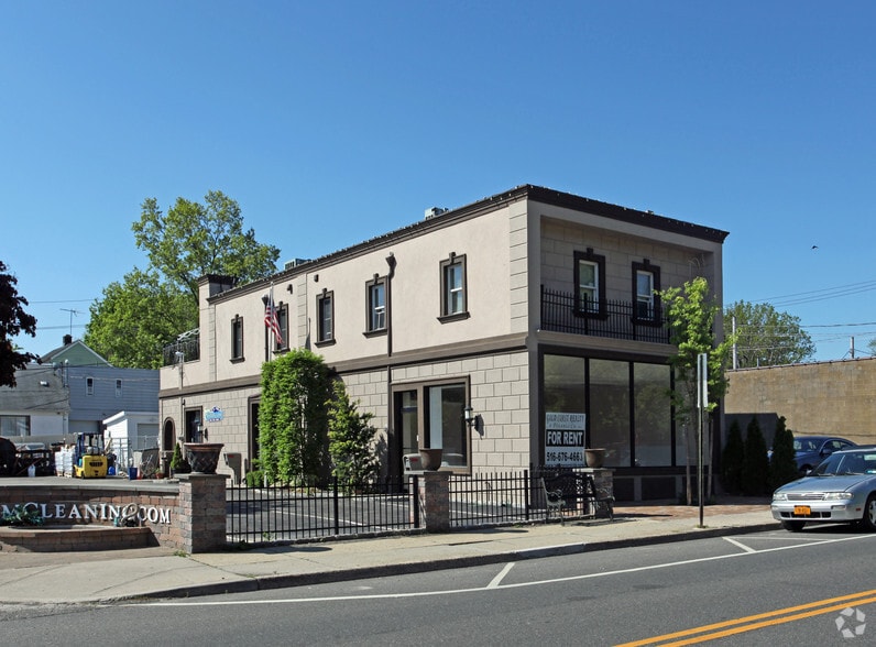 49 Glen Head Rd, Glen Head, NY à louer - Photo principale – Image 1 sur 4