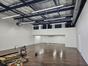 8511 Canoga Ave, Canoga Park, CA à louer Photo intérieure– Image 2 sur 8