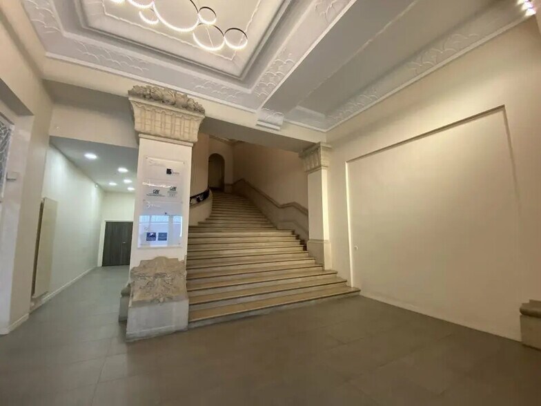 Bureau dans Reims à louer - Photo de l’immeuble – Image 2 sur 10