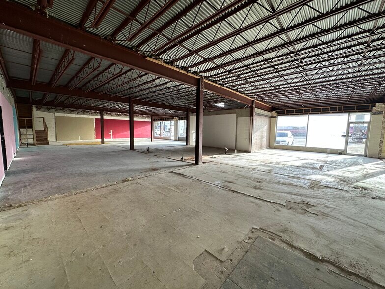 1421 Laurens Rd, Greenville, SC à vendre - Photo intérieure – Image 2 sur 8