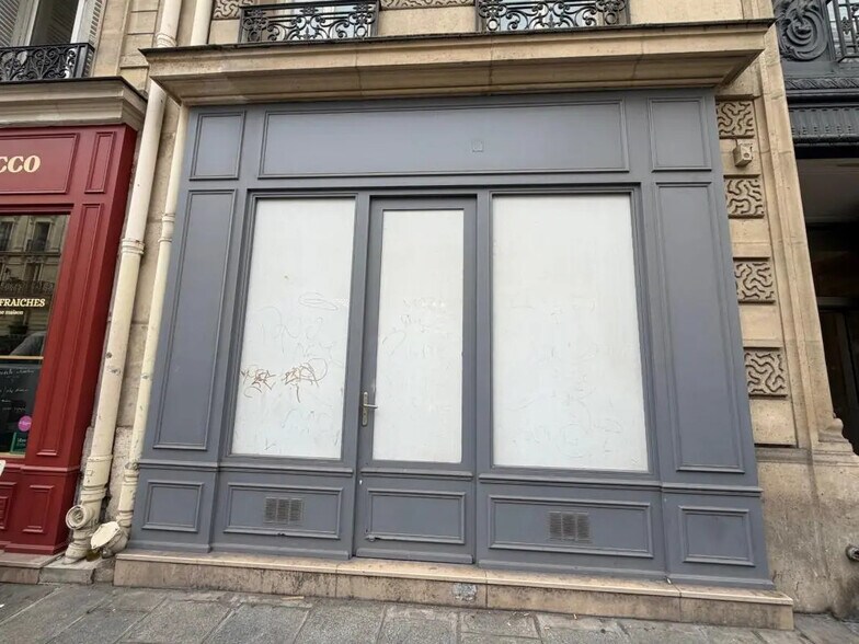 Local commercial dans Paris à louer - Photo de l’immeuble – Image 1 sur 4