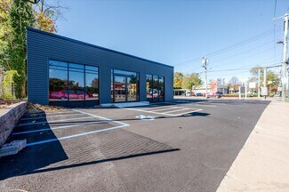 Plus de détails pour 304 Larkfield Rd, East Northport, NY - Local commercial à vendre