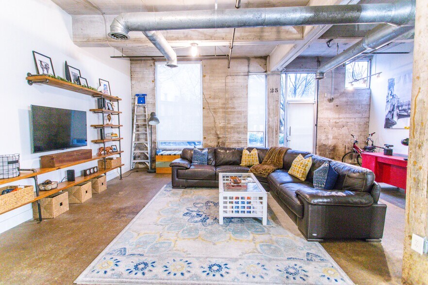 659 Auburn Ave, Atlanta, GA à vendre - Photo intérieure – Image 2 sur 35