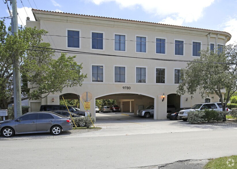 9780 E Indigo St, Palmetto Bay, FL à louer - Photo de l’immeuble – Image 2 sur 5