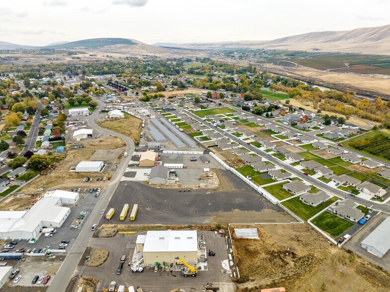 1585 Dale Ave, Benton City, WA à louer - Photo de l’immeuble – Image 3 sur 27