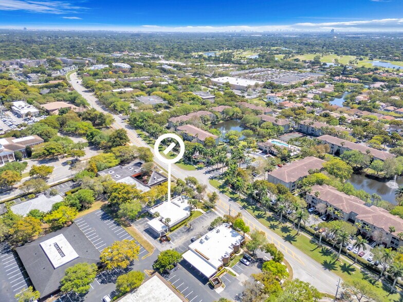 7353 NW 4th St, Plantation, FL à vendre - Photo de l’immeuble – Image 2 sur 16