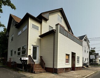 Plus de détails pour 374 N Colony Rd, Wallingford, CT - Logement à vendre