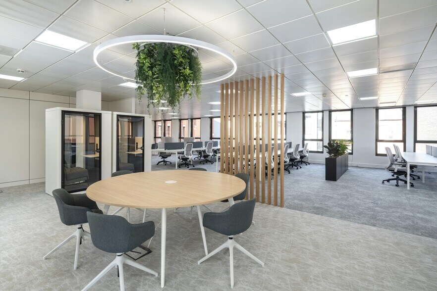 49-51 Blagrave St, Reading à louer - Photo de l’immeuble – Image 3 sur 12