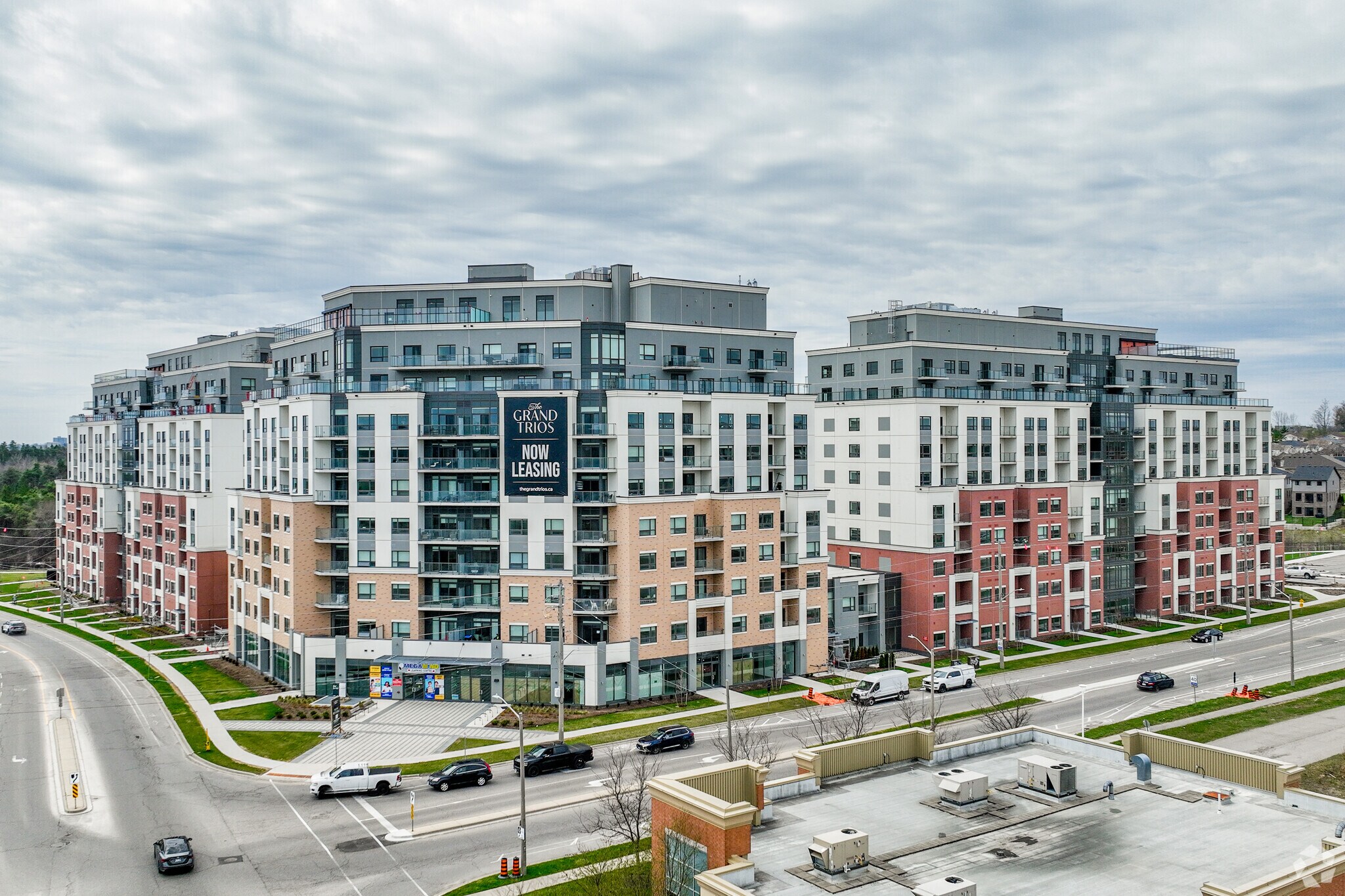 80-100 Starwood Dr, Guelph, ON à louer Photo principale– Image 1 sur 34