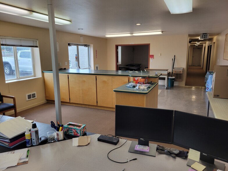 500 NW Cherry Ln, Madras, OR à vendre - Photo de l’immeuble – Image 2 sur 33