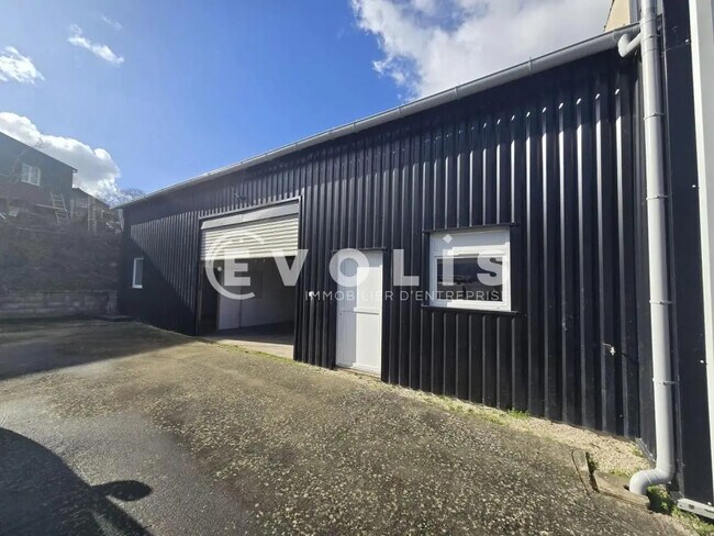 Plus de détails pour Local d'activités à louer