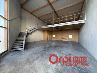 Plus de détails pour Local d'activités à louer