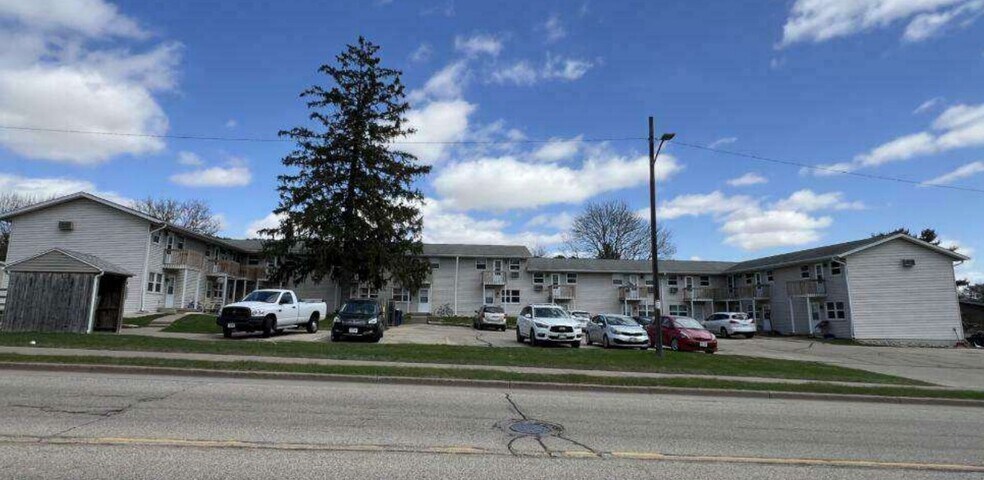 1085 Lancaster St, Platteville, WI à vendre - Photo principale – Image 1 sur 1