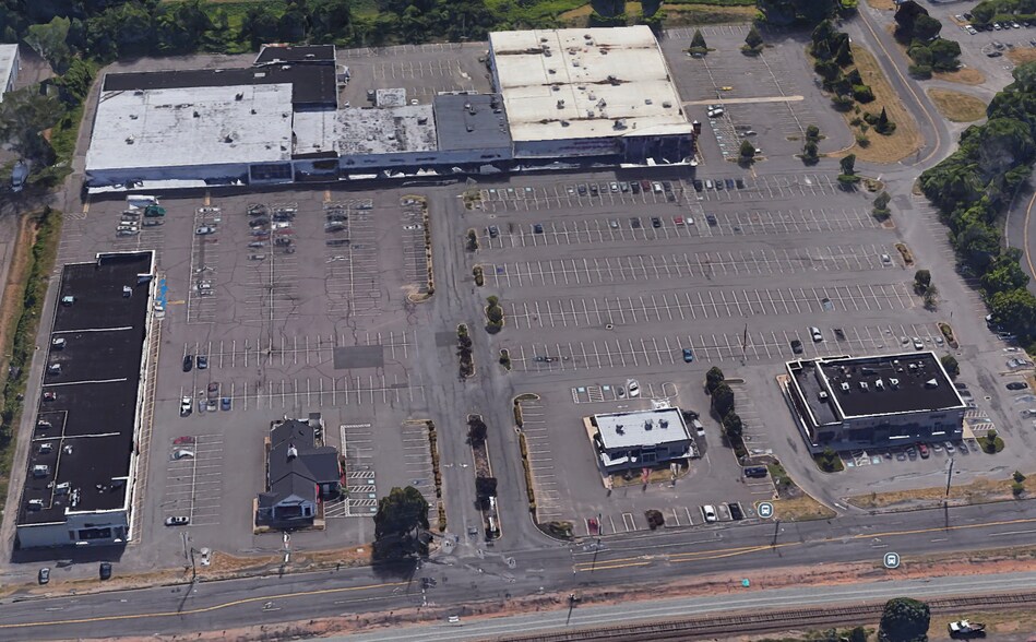 970 N Colony Rd, Wallingford, CT à louer - Photo de l’immeuble – Image 3 sur 9