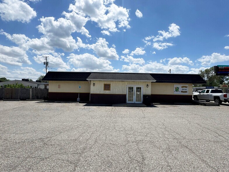 1516 N Ironwood Dr, South Bend, IN à vendre - Photo de l’immeuble – Image 2 sur 17