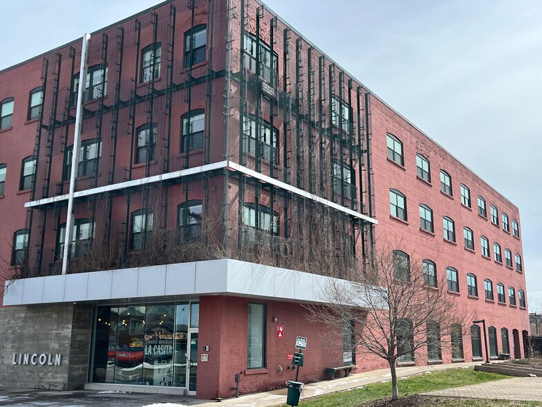 109 Otisco St, Syracuse, NY à louer - Photo de l’immeuble – Image 1 sur 10