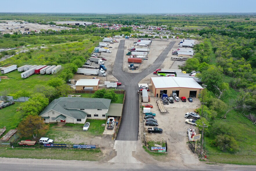 10050 Interstate 35, San Antonio, TX à louer - Aérien – Image 2 sur 5