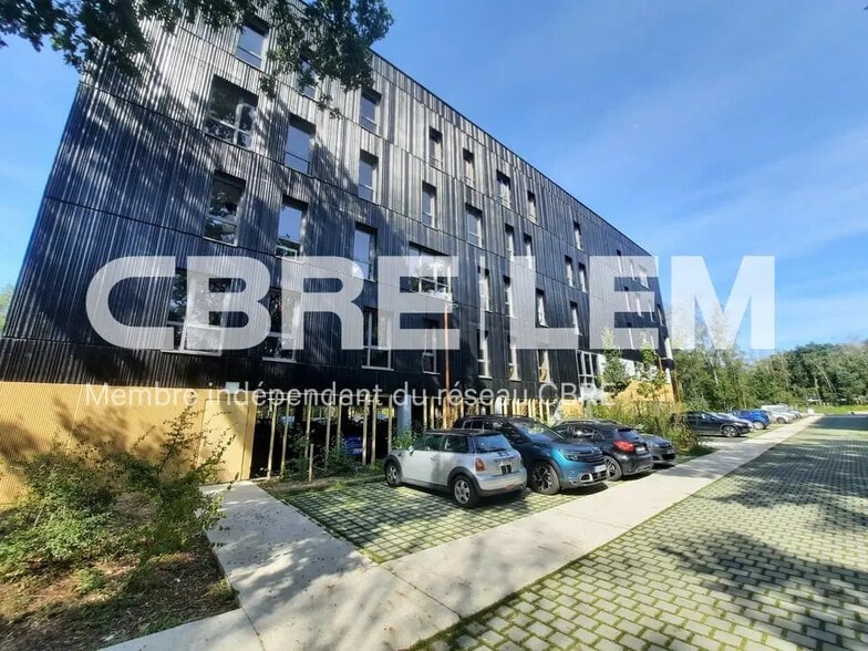 Bureau dans Petit-Couronne à louer - Photo de l’immeuble – Image 1 sur 10