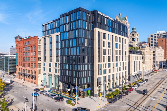 Plus de détails pour 511 N Broadway, Milwaukee, WI - Bureau à louer