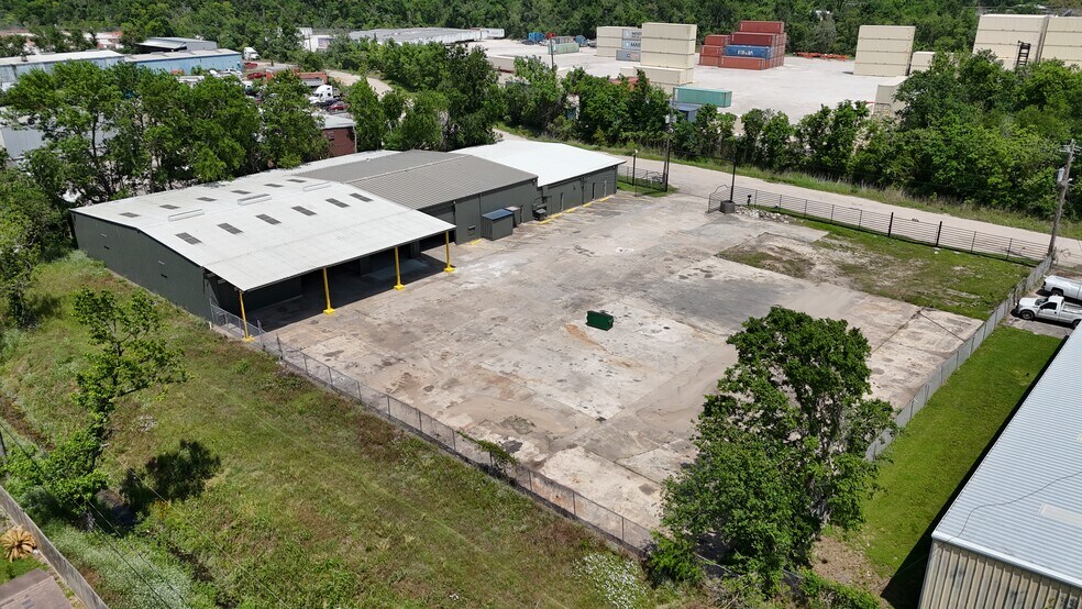 3741 Trailmobile Dr, Houston, TX à louer - Photo de l’immeuble – Image 1 sur 6