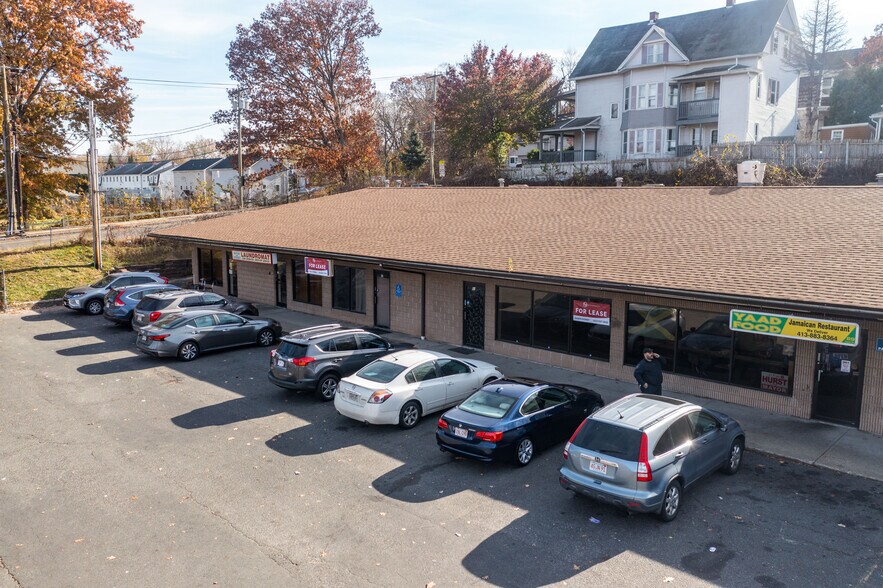 83-97 Main St, Indian Orchard, MA à louer - Photo de l’immeuble – Image 3 sur 4