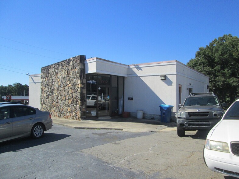 DORAVILLE | 0.79 AC ± | TWO BUILDINGS portefeuille de 2 biens à vendre sur LoopNet.fr - Photo de l’immeuble – Image 2 sur 10