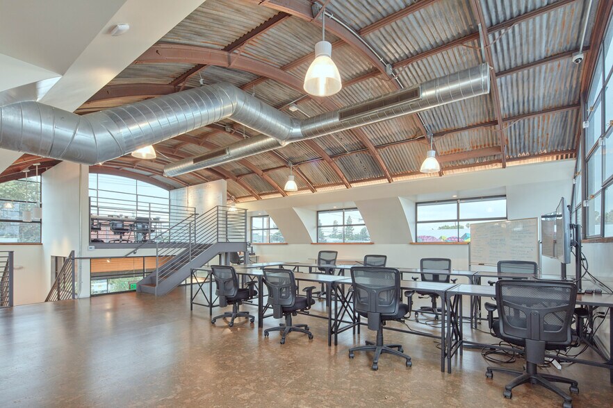 5895 Blackwelder St, Culver City, CA à louer - Photo intérieure – Image 2 sur 23