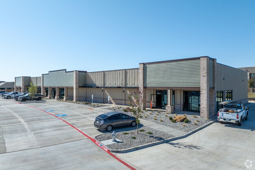 1660 Candler Dr, Burleson, TX à louer - Photo de l’immeuble – Image 2 sur 4