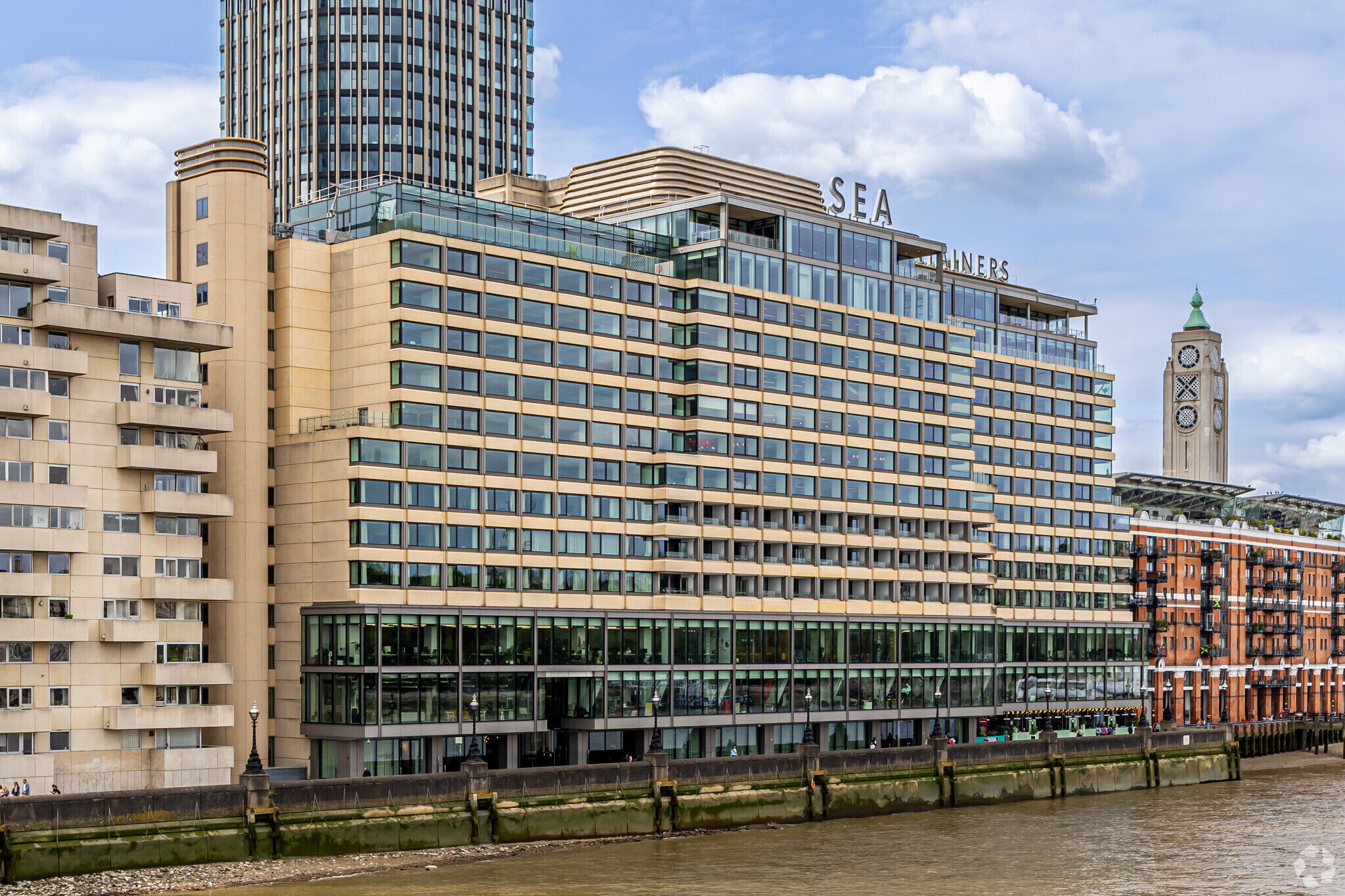 18-22 Upper Ground, Londres à louer Photo principale– Image 1 sur 11
