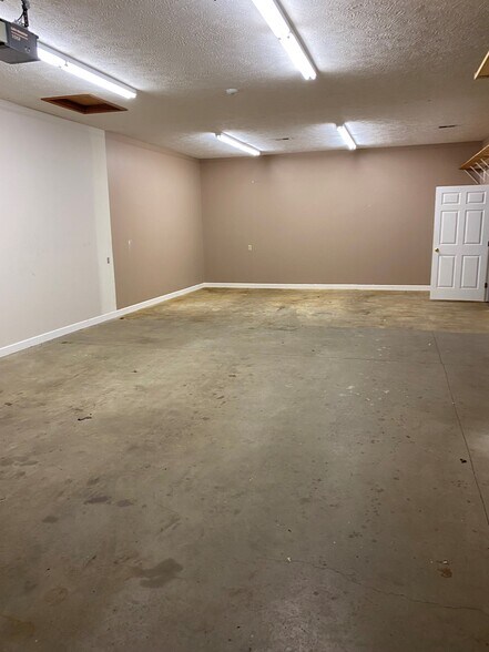 4291 Veterans Dr, Holt, MI à louer - Photo de l’immeuble – Image 3 sur 10