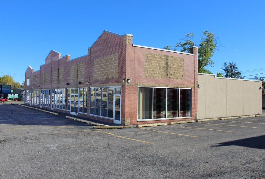457-477 Elizabeth Lake Rd, Waterford, MI à louer - Photo de l’immeuble – Image 2 sur 5