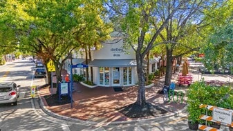 Prime Retail Corner in Coconut Grove - immobilier d'entreprise