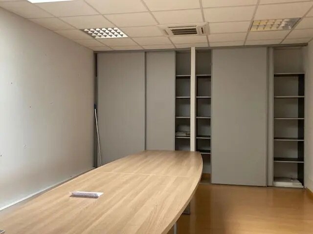 Bureau dans Issoire à louer - Photo intérieure – Image 2 sur 6