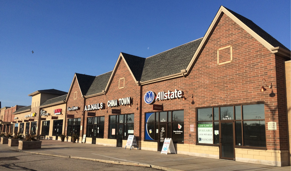 1280-1300 Brown St, Oconomowoc, WI à louer - Photo de l’immeuble – Image 2 sur 4