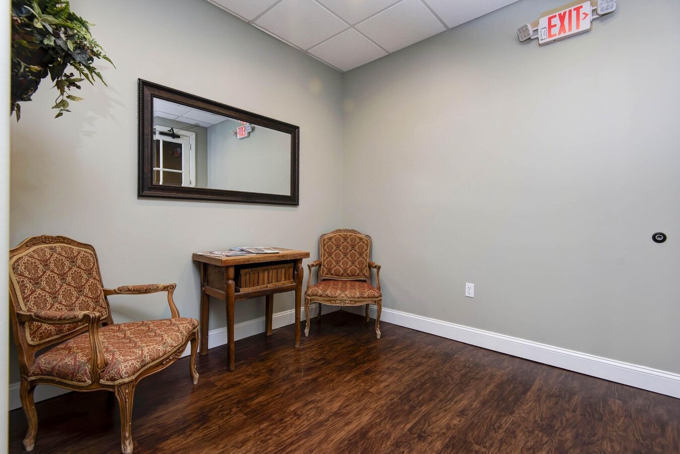 1531 E Bradford Pky, Springfield, MO 65804 - Lot 210 -  - Photo intérieure - Image 1 of 6