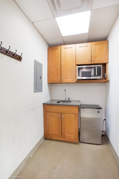 800 2nd Ave, New York, NY à vendre - Photo de l’immeuble – Image 3 sur 12