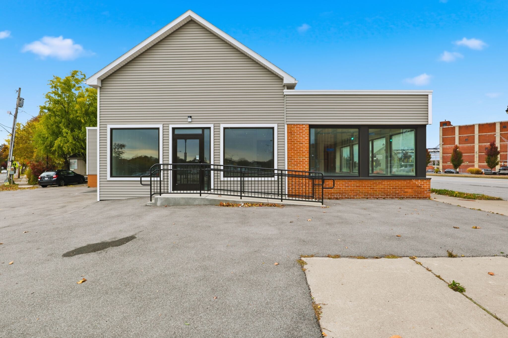 211 W Ridge Rd, Rochester, NY à vendre Photo de l’immeuble– Image 1 sur 37