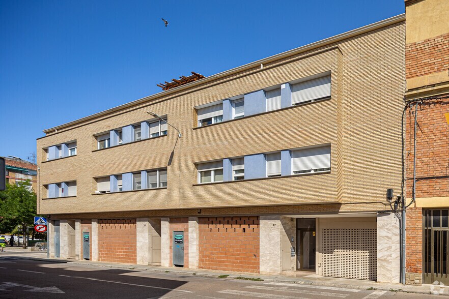 Immeuble residentiel dans Igualada, Barcelona à vendre - Photo de l’immeuble – Image 2 sur 2