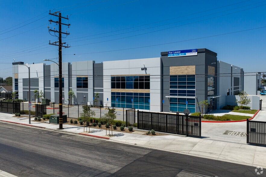 6375 Wilmington Ave, Los Angeles, CA à louer - Photo principale – Image 1 sur 2