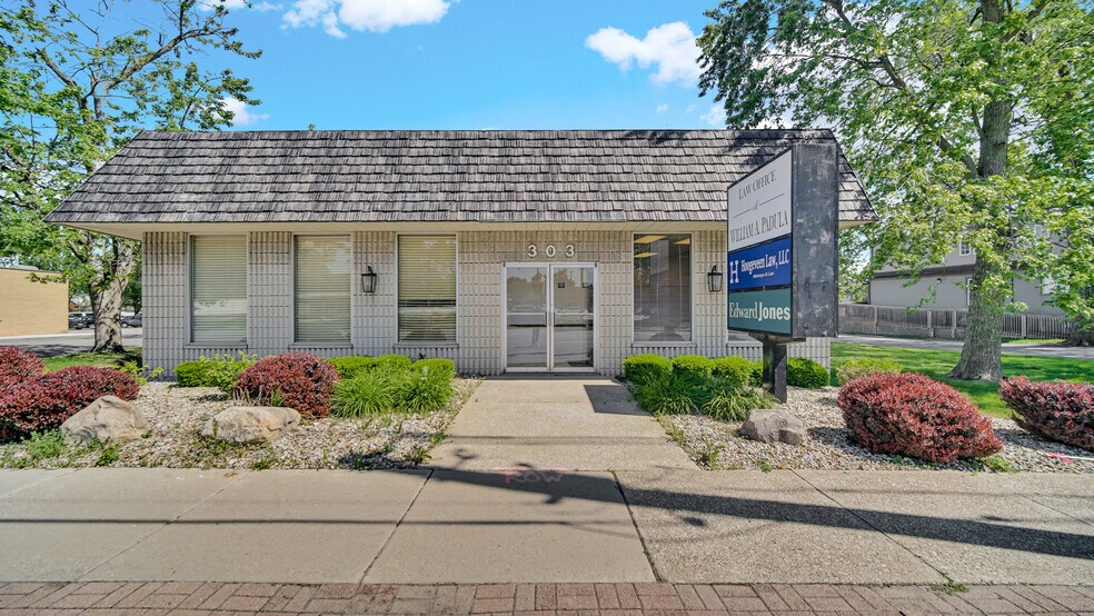 303 Ridge Rd, Munster, IN à vendre - Photo de l’immeuble – Image 2 sur 24
